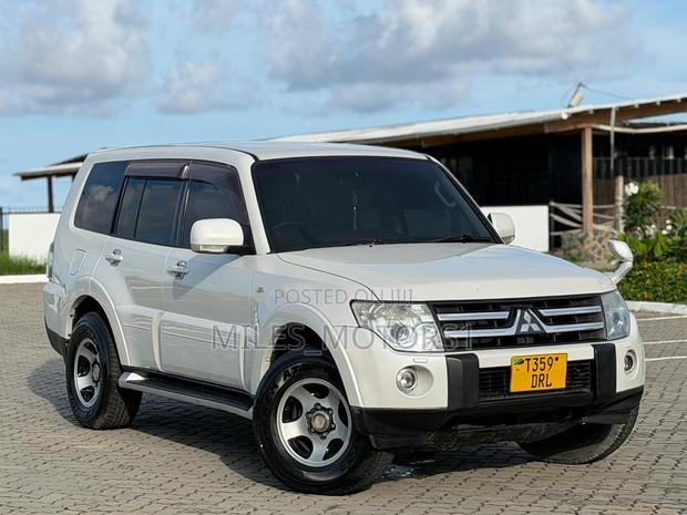 Mitsubishi Pajero 2008 White