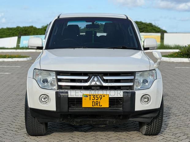 Mitsubishi Pajero 2008 White