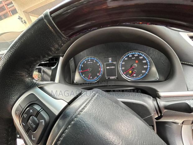 Toyota Harrier 2017 Silver