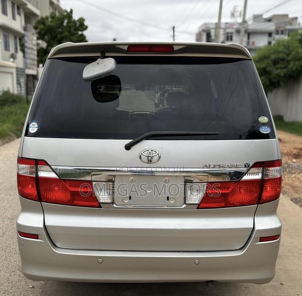 Toyota Alphard 2.4 Petrol FWD 2005 Black