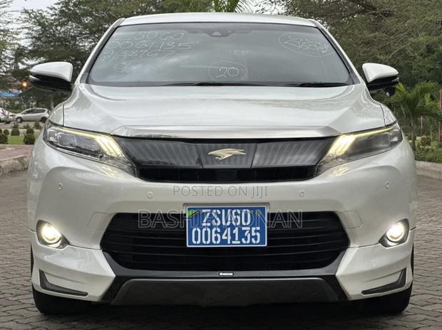 Toyota Harrier 2.0 2016 Silver