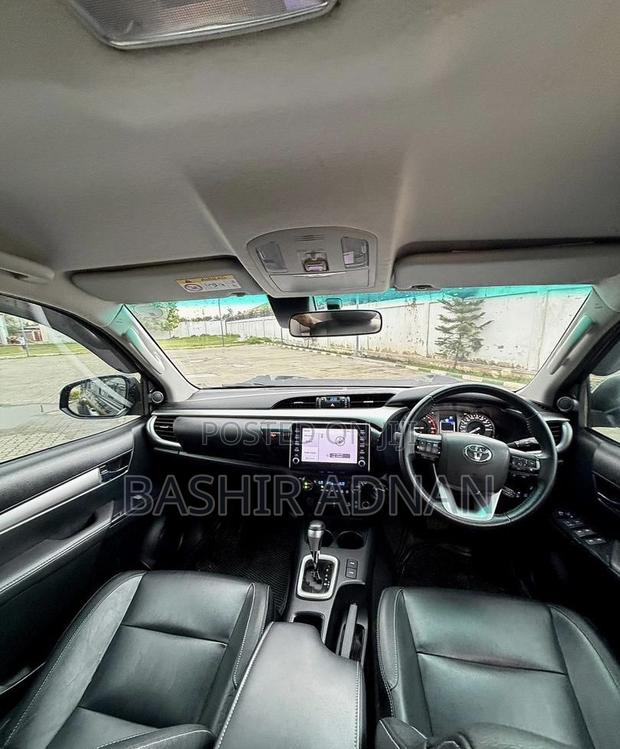 Toyota Hilux 2023 Matt Black
