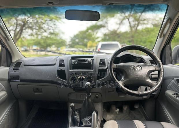 Toyota Hilux 2009 White