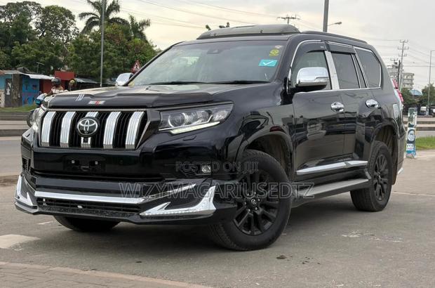 Toyota Land Cruiser Prado 2.8 2022 Green