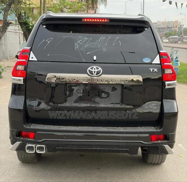 Toyota Land Cruiser Prado 2.8 2022 Green