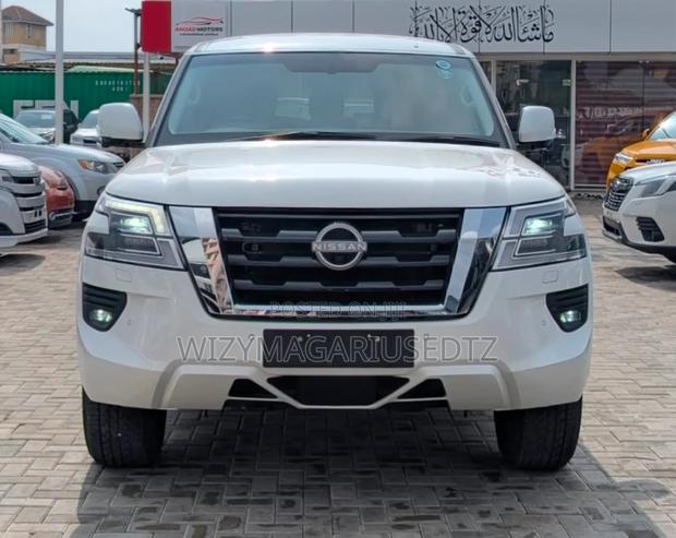 Nissan Patrol 2022 White