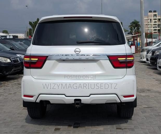 Nissan Patrol 2022 White