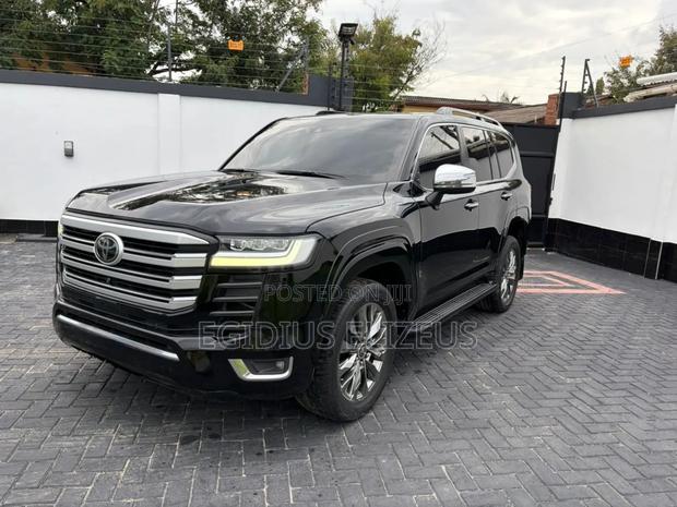 Toyota Land Cruiser 2023 Black
