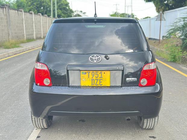 Toyota IST 2006 Black