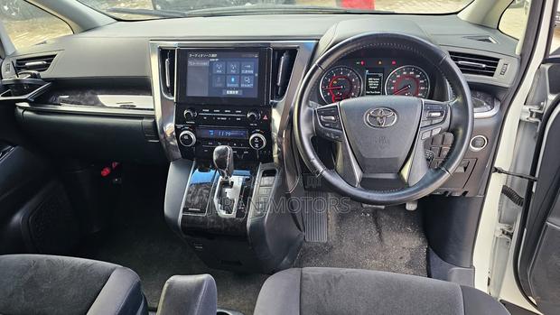 Toyota Alphard 2.5 Petrol AWD 2022 White