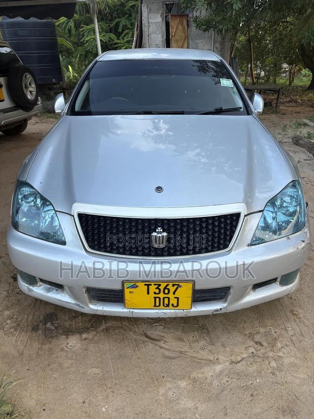 Toyota Crown 2006 Silver