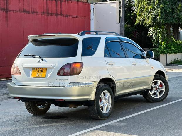 Toyota Harrier 2007 White
