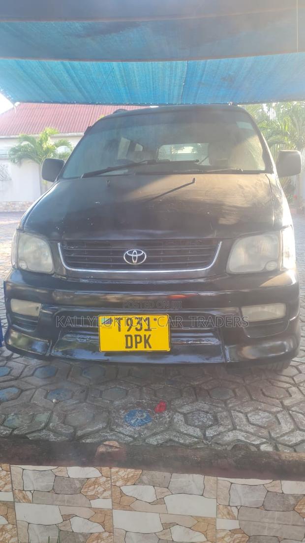 Toyota LiteAce Noah 2000 Black
