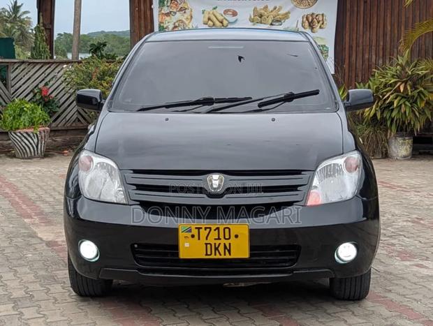 Toyota IST 2005 Black