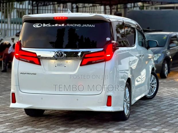 Toyota Alphard 2.5 Petrol AWD 2020 White