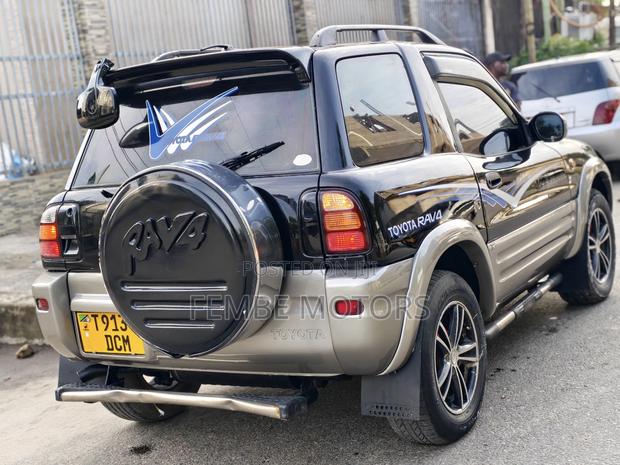 Toyota RAV4 Automatic 2000 Black