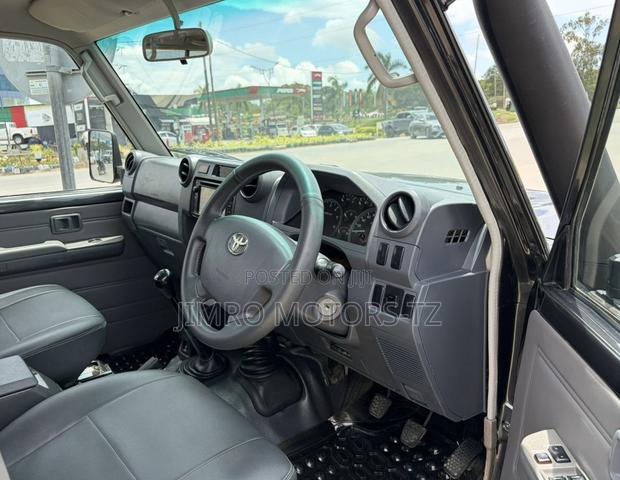 Toyota Land Cruiser 2022 Gray
