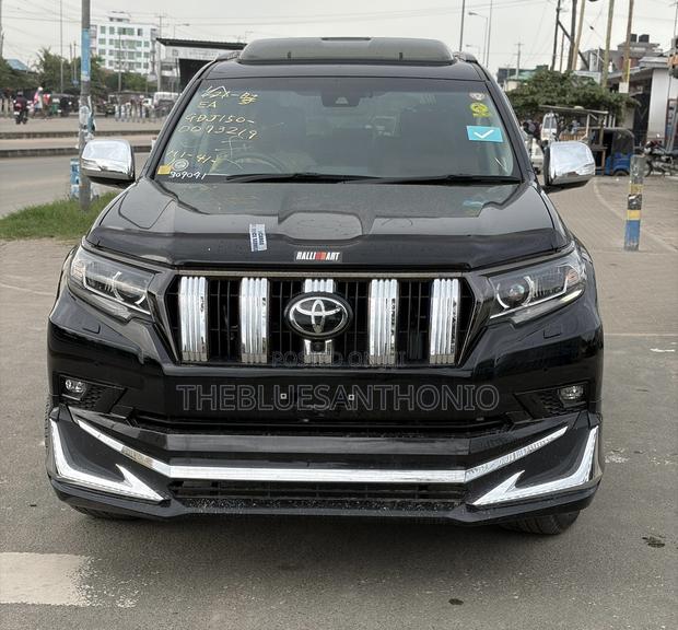 Toyota Land Cruiser Prado 2022 Black