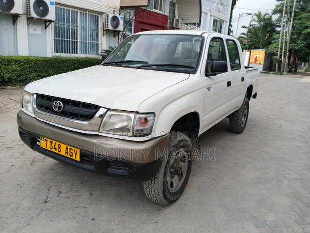 Toyota Hilux 2.5 Cab 2005 White