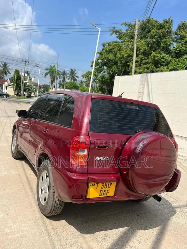 Toyota RAV4 1.8 2005 Red