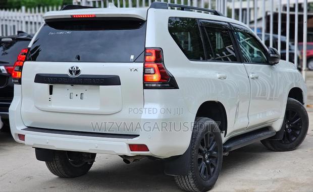 Toyota Land Cruiser Prado 2023 Pearl