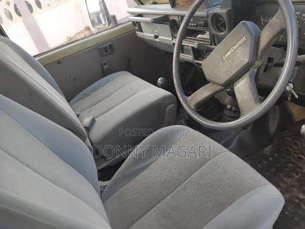 Toyota Land Cruiser 2017 Gold