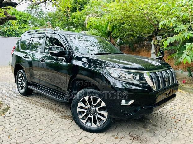 Toyota Land Cruiser Prado 2.8 2019 Black