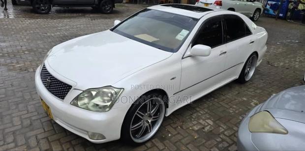 Toyota Crown 2006 White