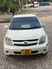 Toyota IST 2005 White for sale