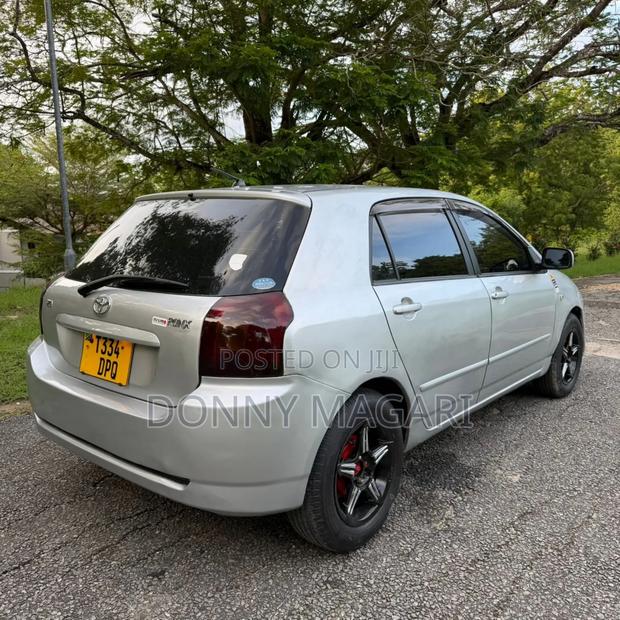Toyota Corolla RunX 2004 Silver