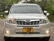 Subaru Forester 2010 Pearl for sale
