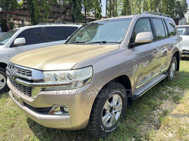 Toyota Land Cruiser 2012 Gold