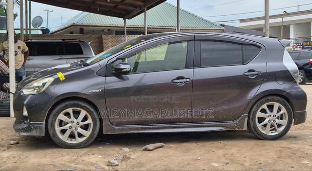 Toyota Aqua 2015 Gray