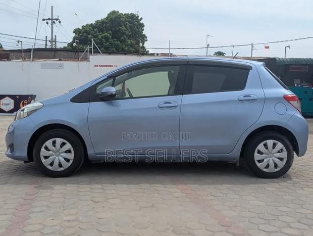 Toyota Vitz 1.3 AWD 5dr 2014 Blue