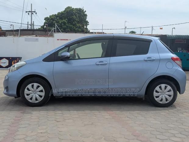 Toyota Vitz 1.3 AWD 5dr 2014 Blue