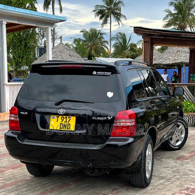 Toyota Kluger 2003 Black