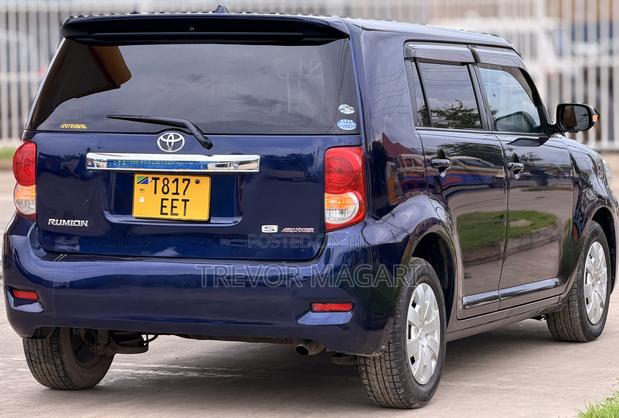 Toyota Corolla Rumion 2010 Blue