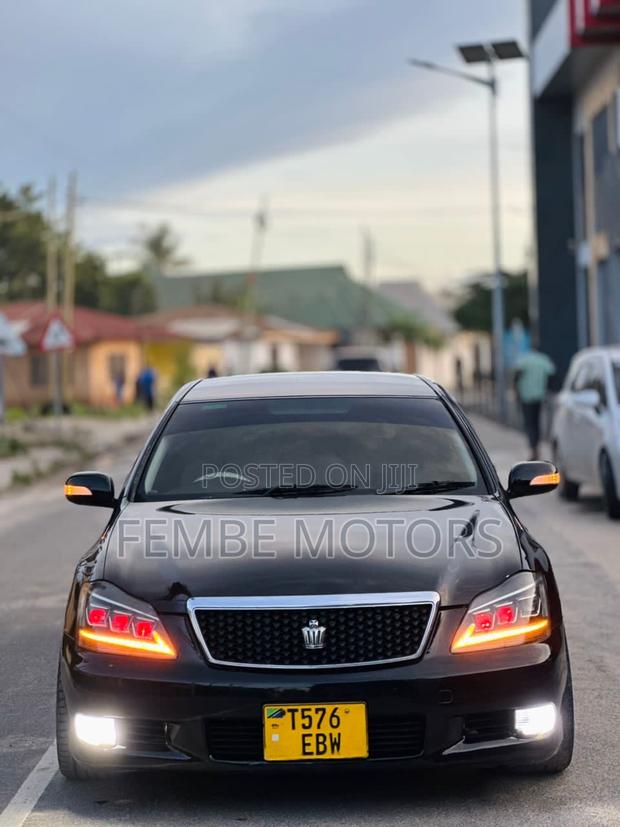 Toyota Crown 2007 Black