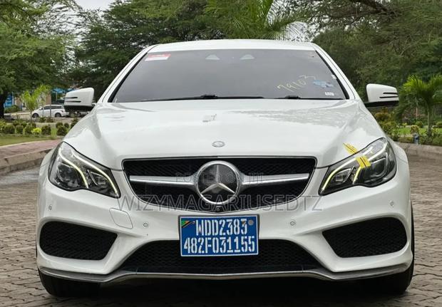 Mercedes-Benz E350 2014 Off white