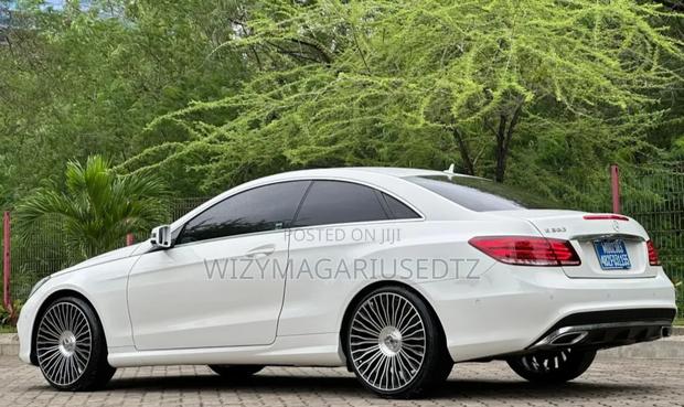 Mercedes-Benz E350 2014 Off white