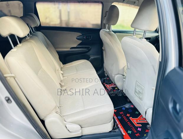 Toyota Wish 2009 Silver