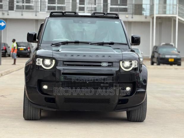 New Land Rover Discovery 2023 Black