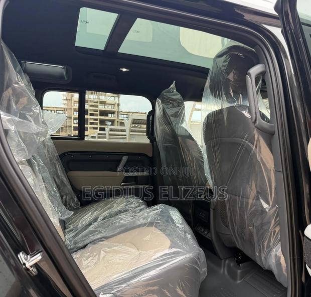 Land Rover Defender 2023 Black