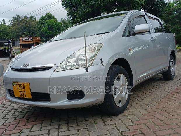Toyota Wish 2004 Silver