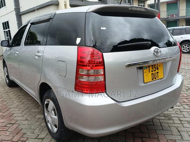 Toyota Wish 2004 Silver