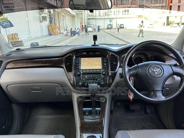 Toyota Kluger 2002 Black