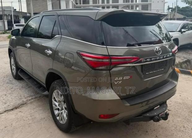 Toyota Fortuner 2021 Gray