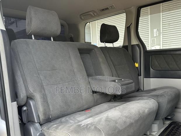 Toyota Alphard 2006 Silver