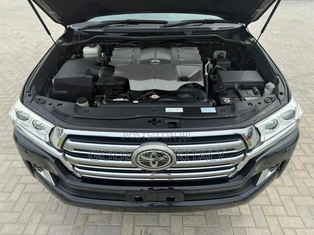 Toyota Land Cruiser 2018 Black