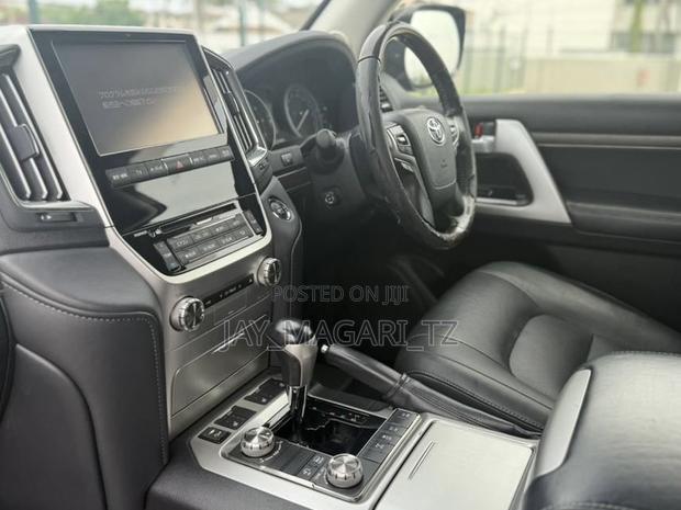 Toyota Land Cruiser 2017 Black